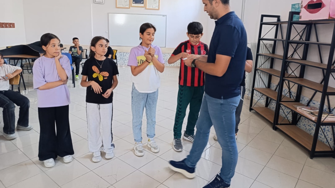 OKULUN KALBİ KÜTÜPHANE ETKİNLİĞİ
